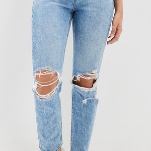 AE Strigid Ripped Mom Jean